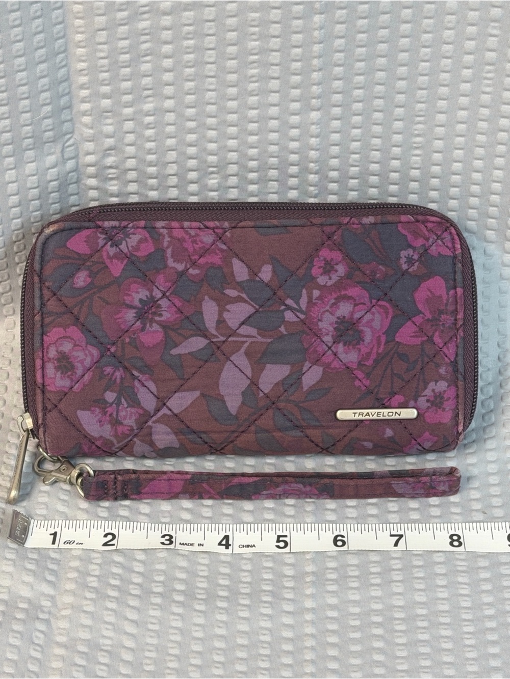 Travelon Quilted Floral Wristlet in Plum and Magenta 0726.000